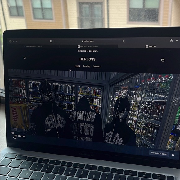 Macbook - Picture 2 of 3